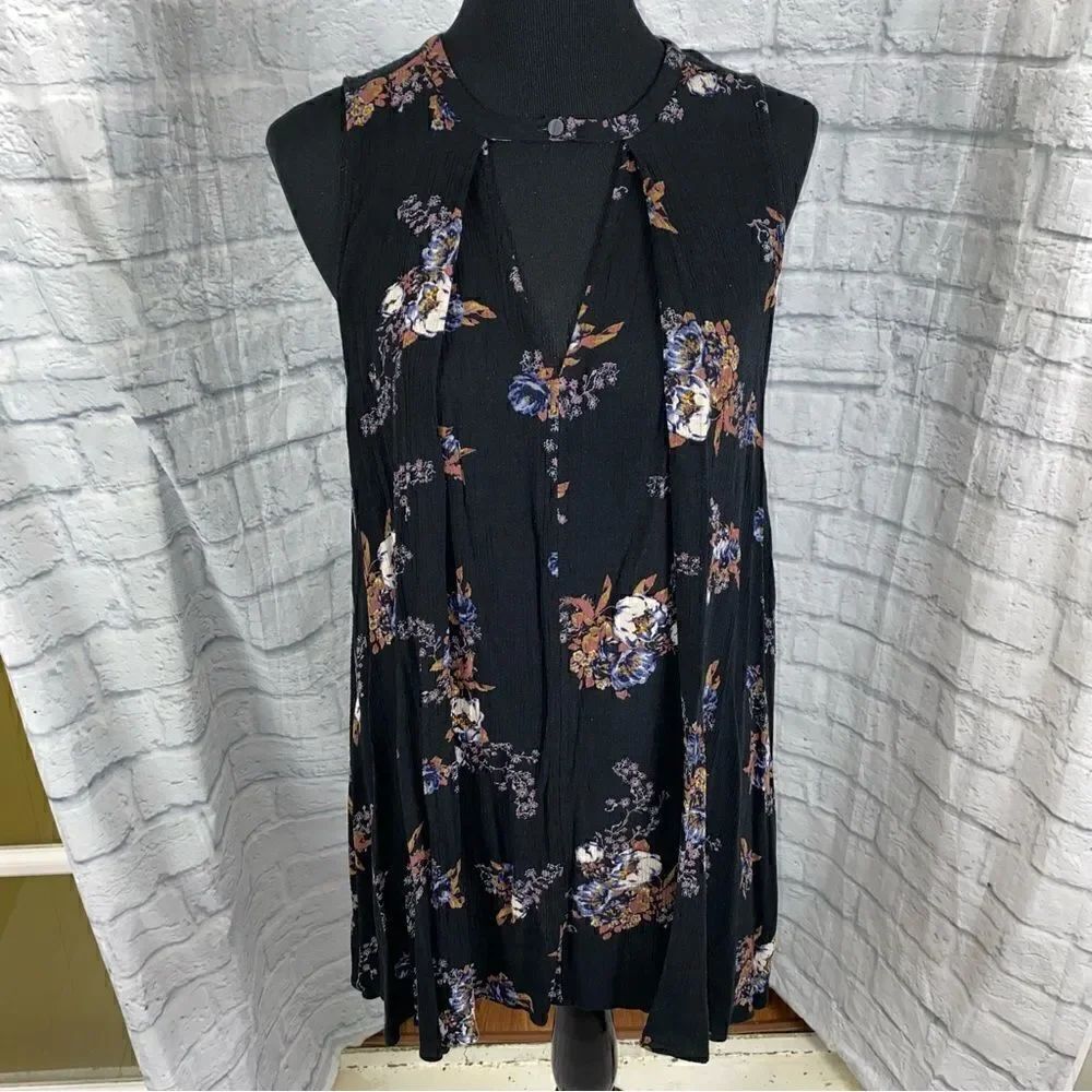 Free people floral print sleeveless shift dress with single button front sz SM